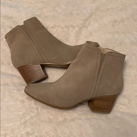 Aldo Boots - Picture 1 of 7